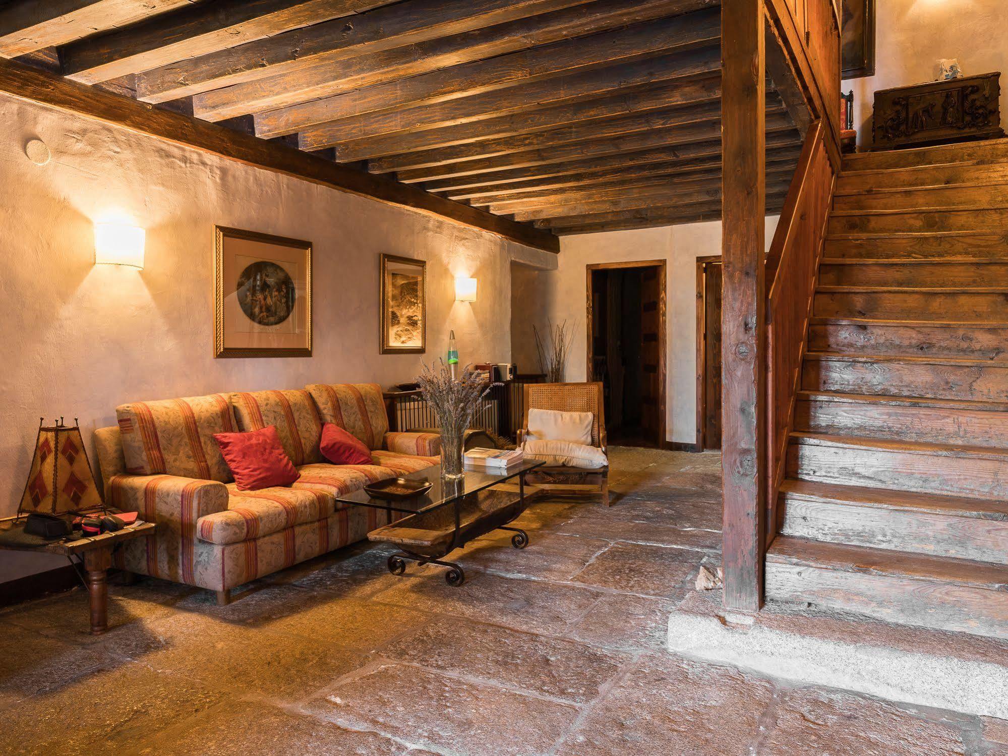 נאבארדונדה דה גרדוס Posada Real La Casa De Arriba מראה חיצוני תמונה